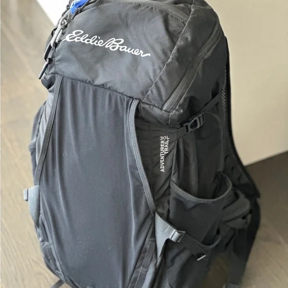 Eddie Bauer Adventurer Backpack with Hydration/Laptop Compatible Sleeve - Picture 2 of 4